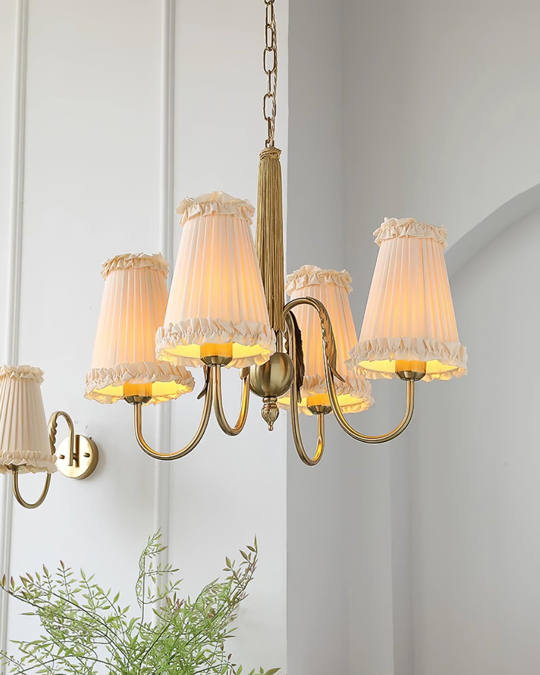 Faylin Lustre Vintage en Laiton avec Abat-jours Plissés - Neutralighting