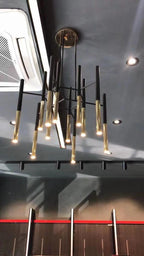Solara Lustre Moderne Tiges Noir Or - Neutralighting