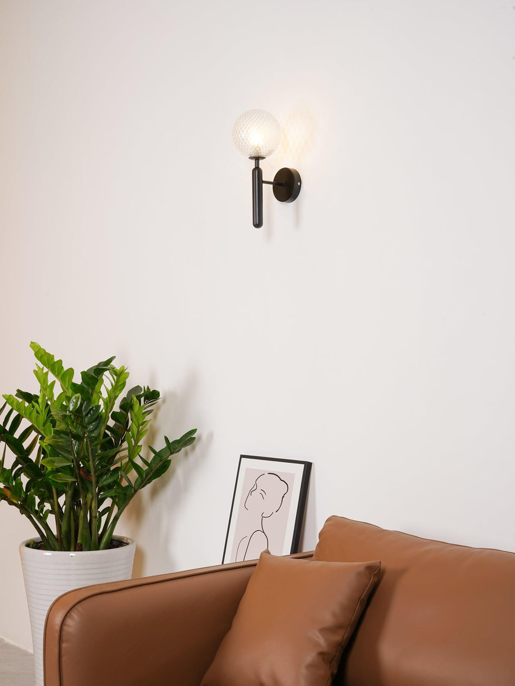 Ilirila Applique Murale Moderne Minimaliste en Laiton et Verre - Neutralighting