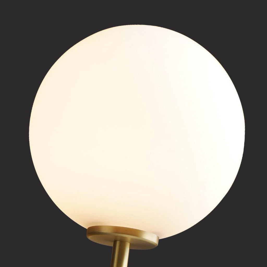Ilirila Applique Murale Moderne Minimaliste en Laiton et Verre - Neutralighting