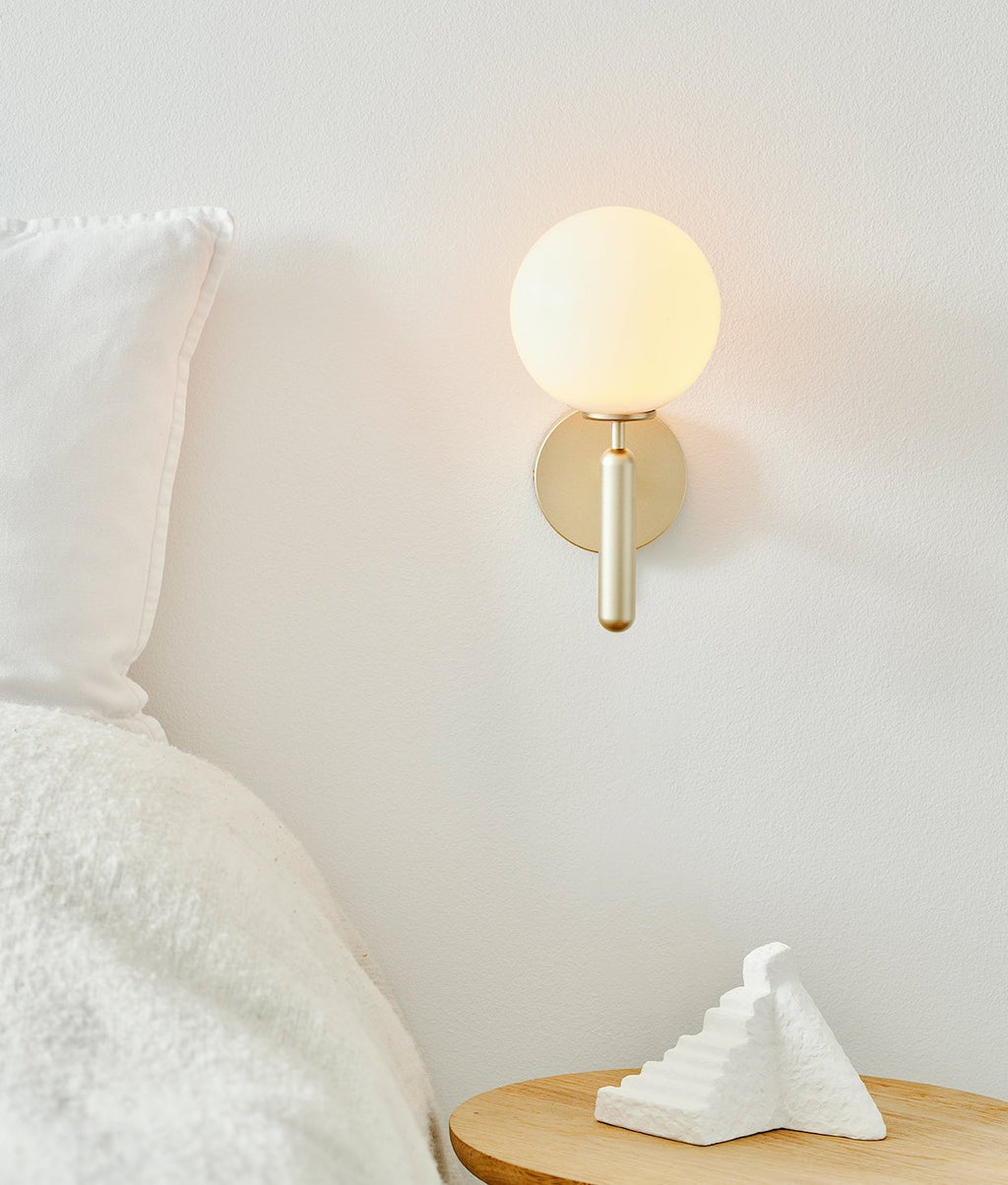 Ilirila Applique Murale Moderne Minimaliste en Laiton et Verre - Neutralighting