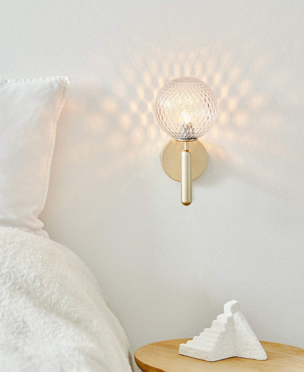 Ilirila Applique Murale Moderne Minimaliste en Laiton et Verre - Neutralighting