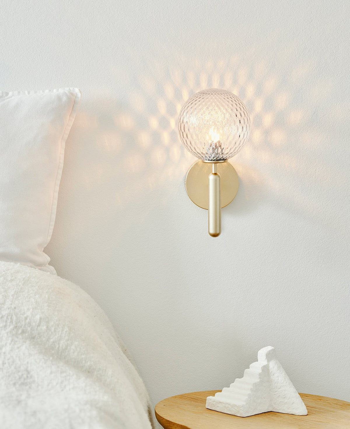 Ilirila Applique Murale Moderne Minimaliste en Laiton et Verre - Neutralighting