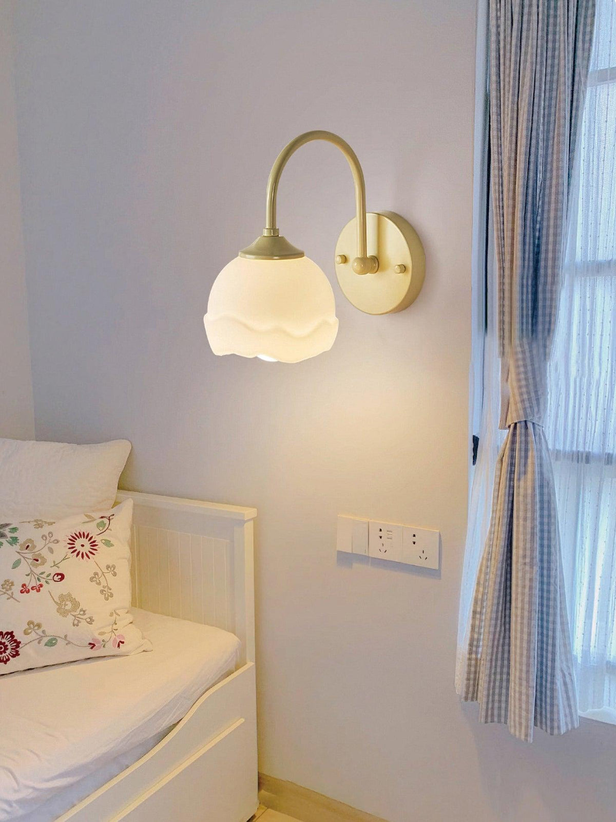 Ellace Applique Murale en Verre Élégante - Neutralighting