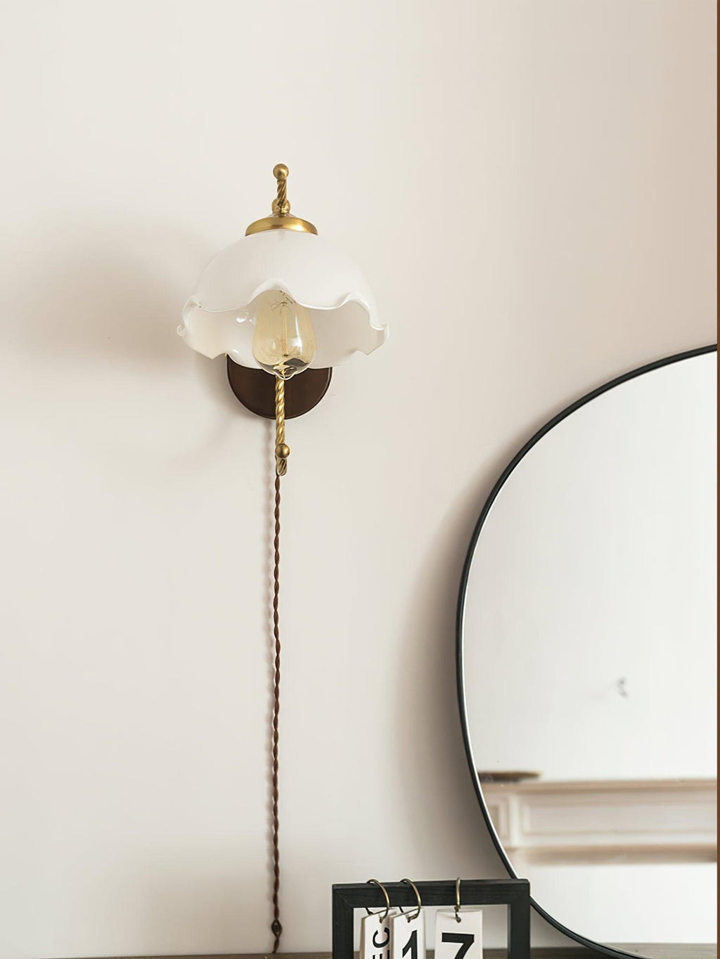 Olyss Wood Vintage Wall Lamp - Neutralighting