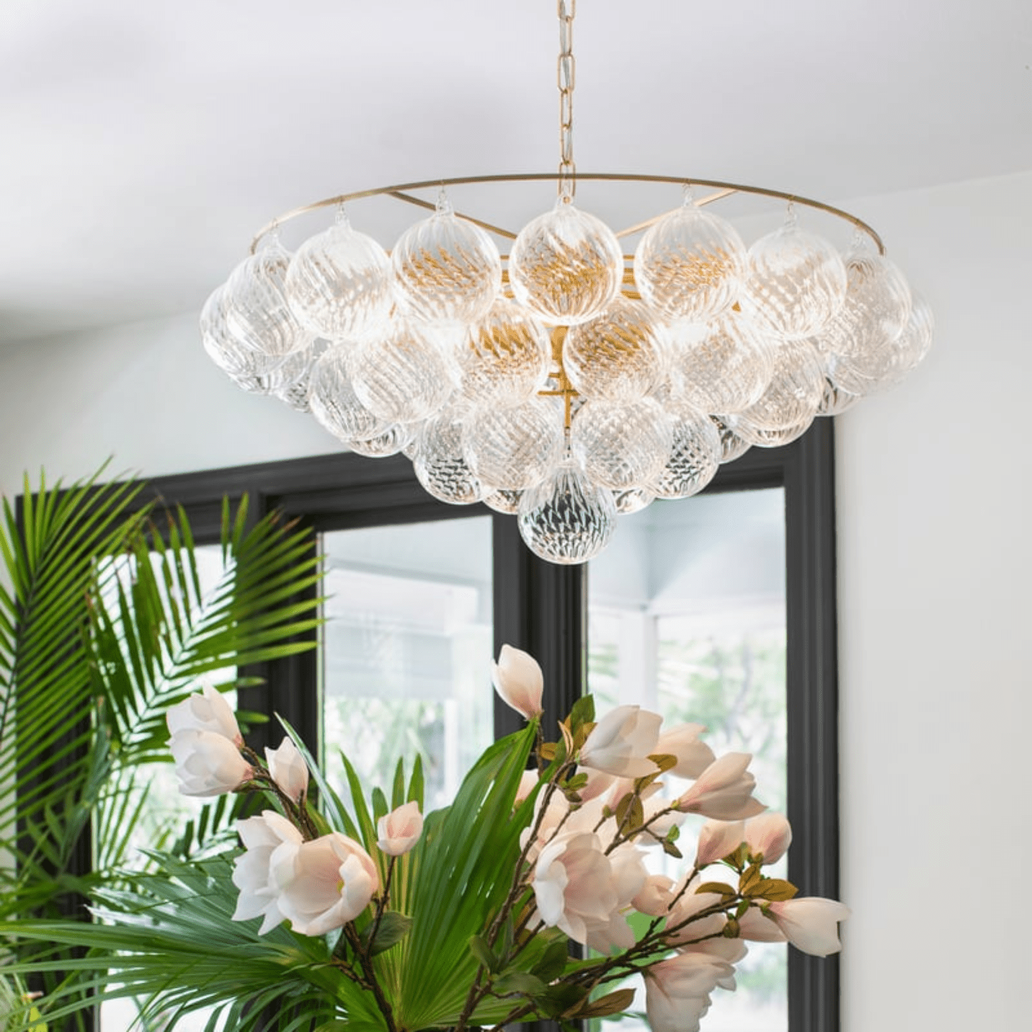 Aurora Chandelier en Verre Globe Élégant - Neutralighting