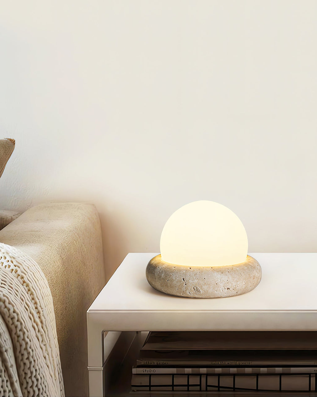 Riita Lampe de Table Mini Globe en Travertin Maga - Neutralighting