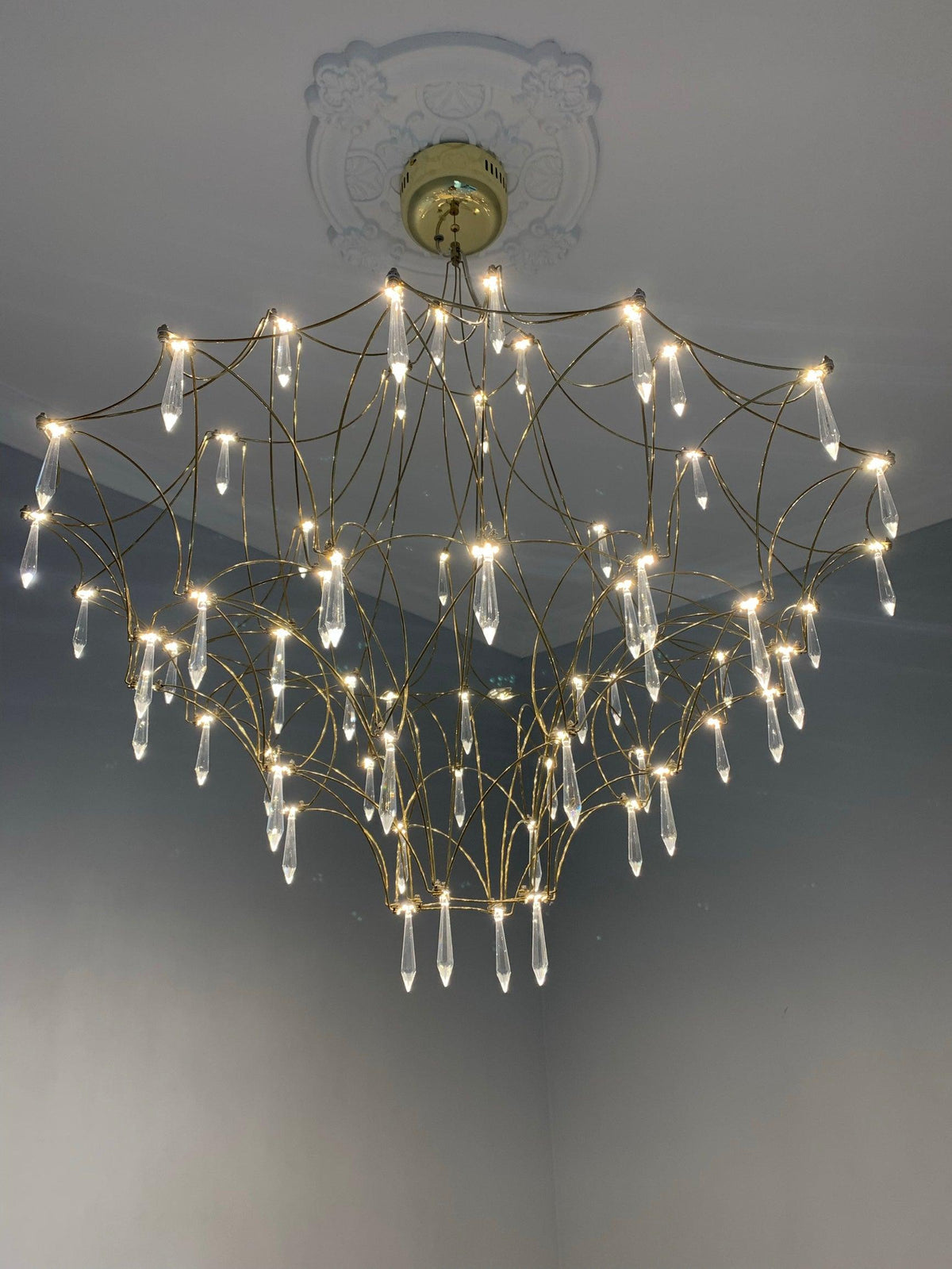 Lustra Chandelier en Acier Inoxydable et Cristal en Maille - Neutralighting