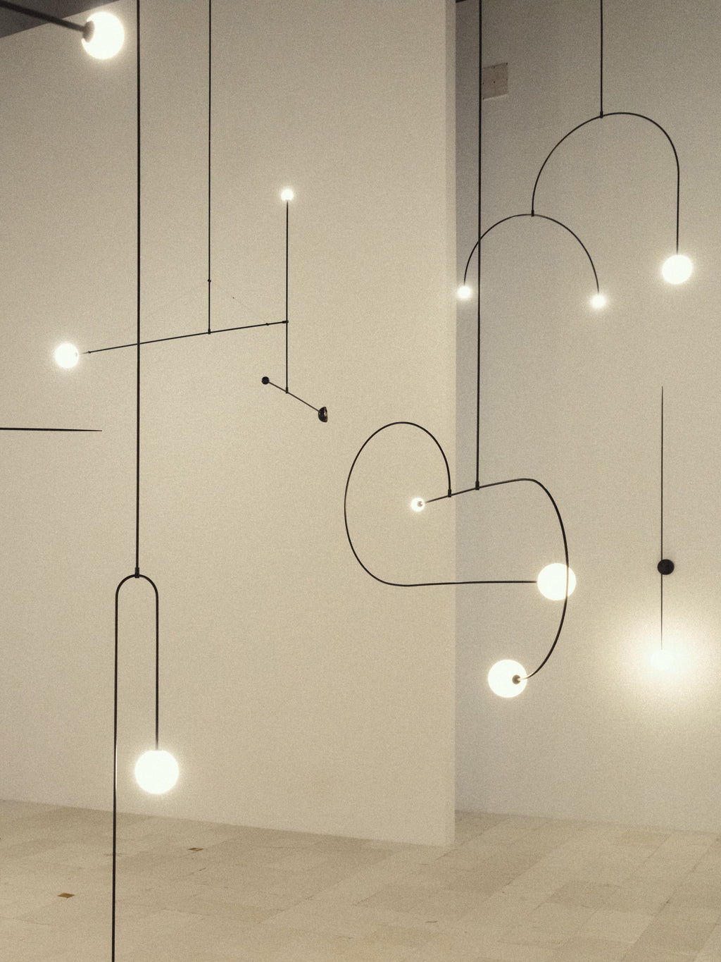 Lustra Chandelier Mobile Noir Minimaliste - Neutralighting