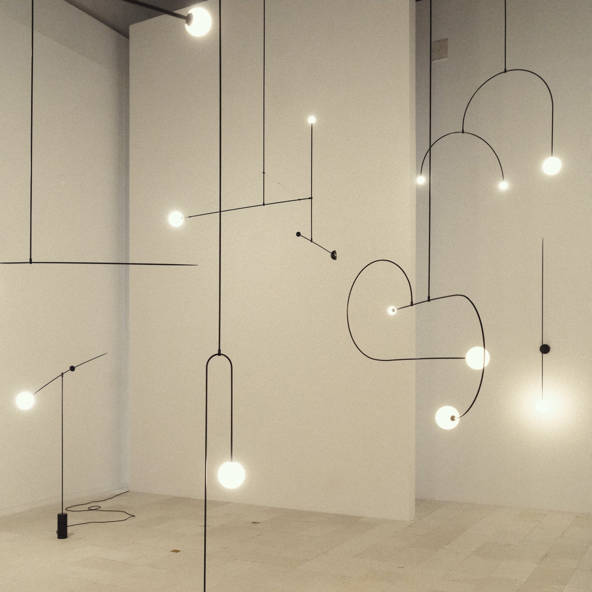 Lustra Chandelier Mobile Noir Minimaliste - Neutralighting