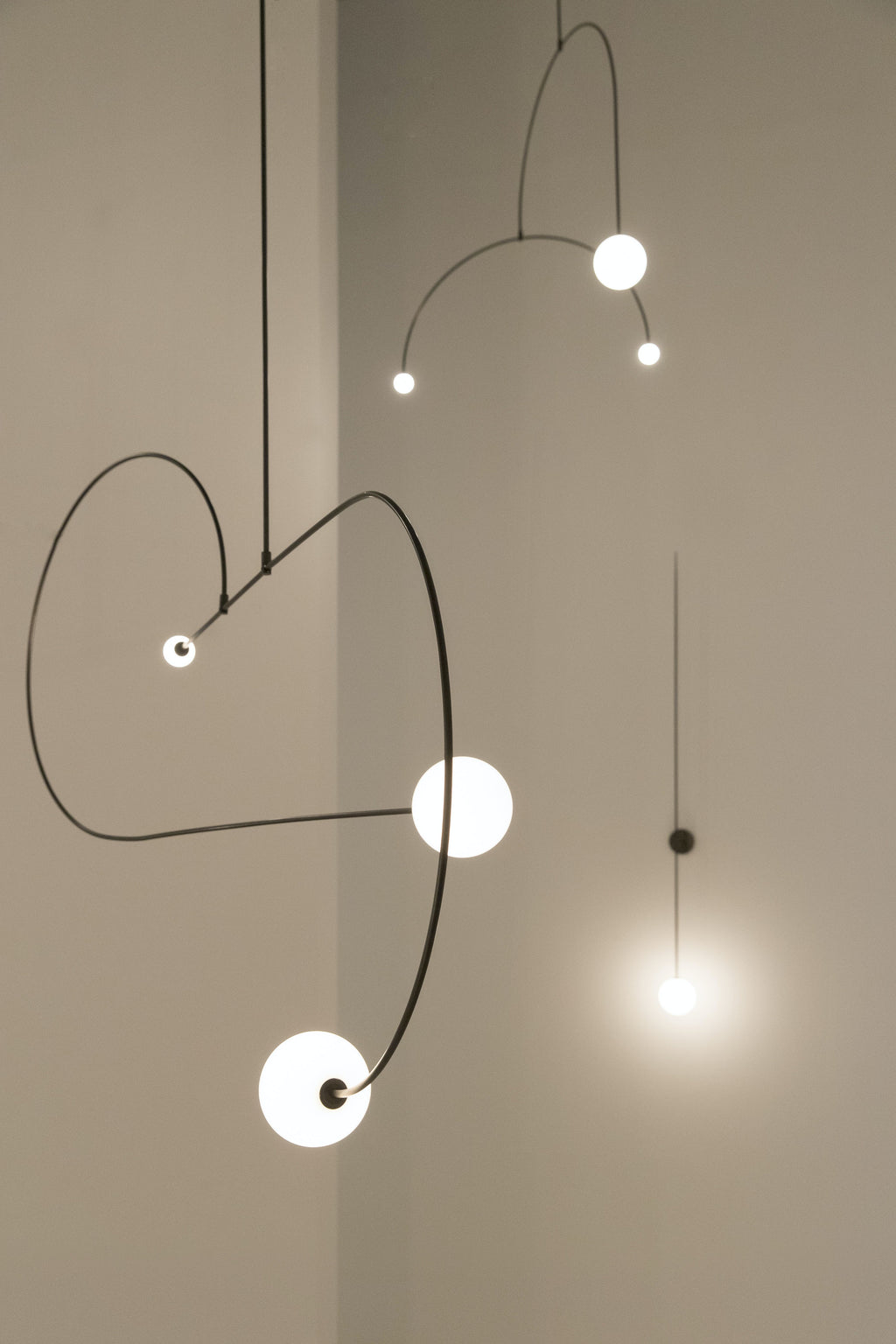 Lustra Chandelier Mobile Noir Minimaliste - Neutralighting