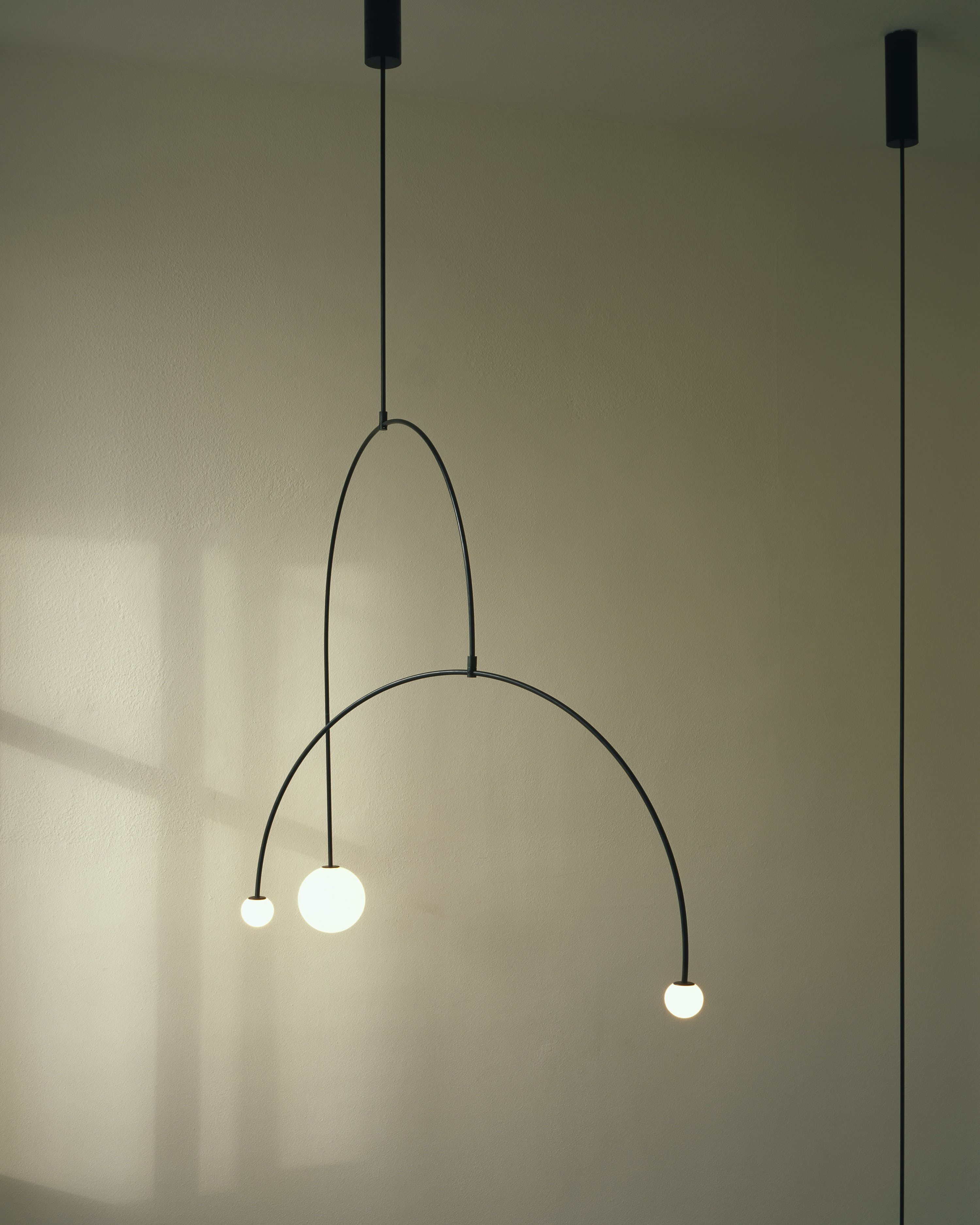 Lustra Chandelier Mobile Noir Minimaliste - Neutralighting