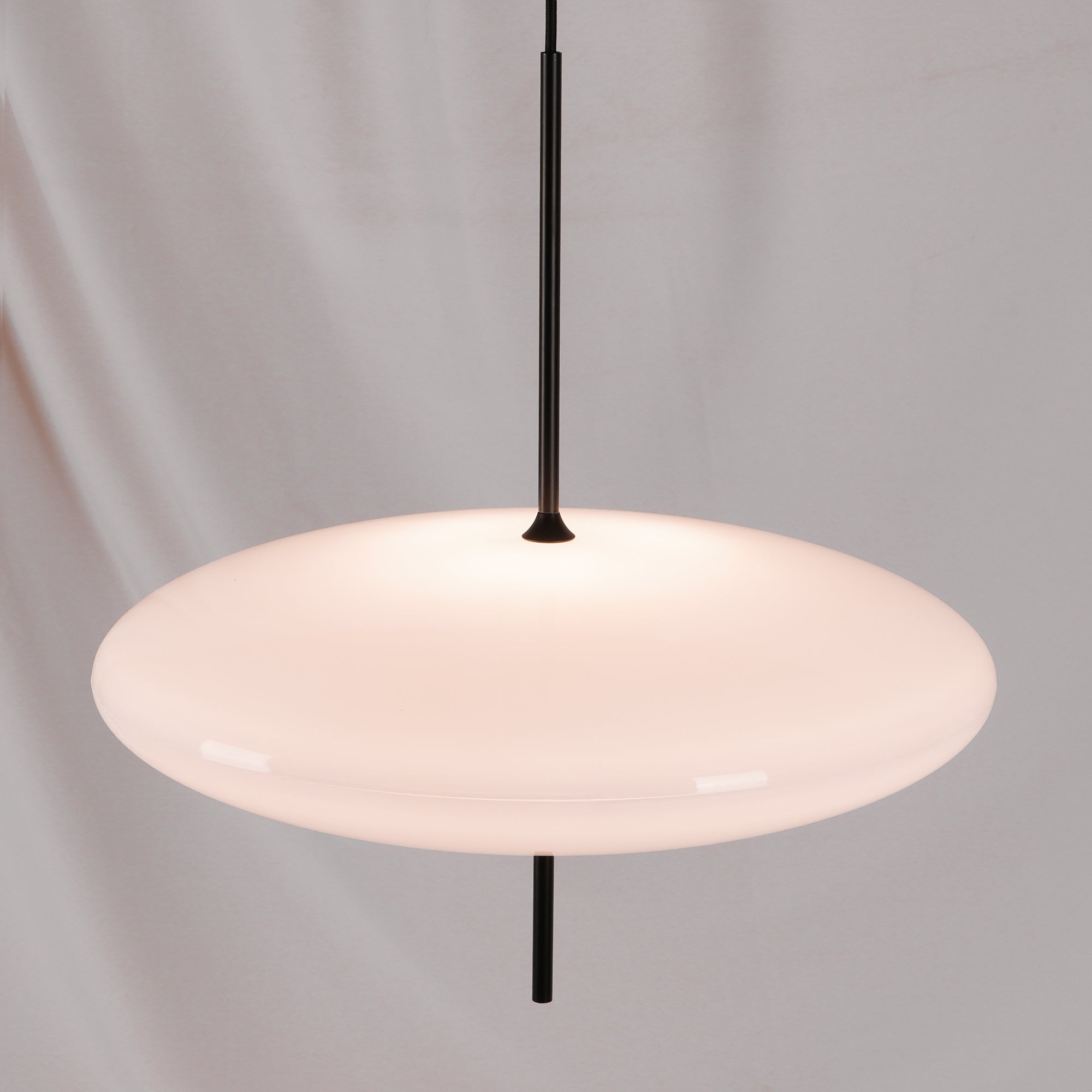 Lustra Suspension Noir Peint Réuni pour Salon - Neutralighting