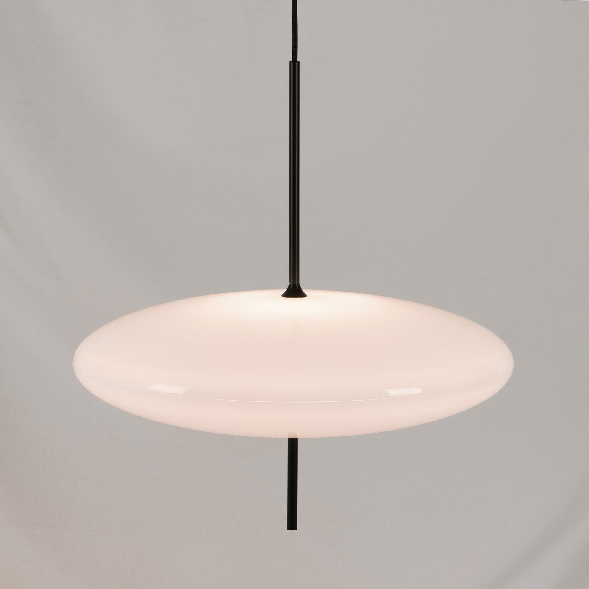 Lustra Suspension Noir Peint Réuni pour Salon - Neutralighting