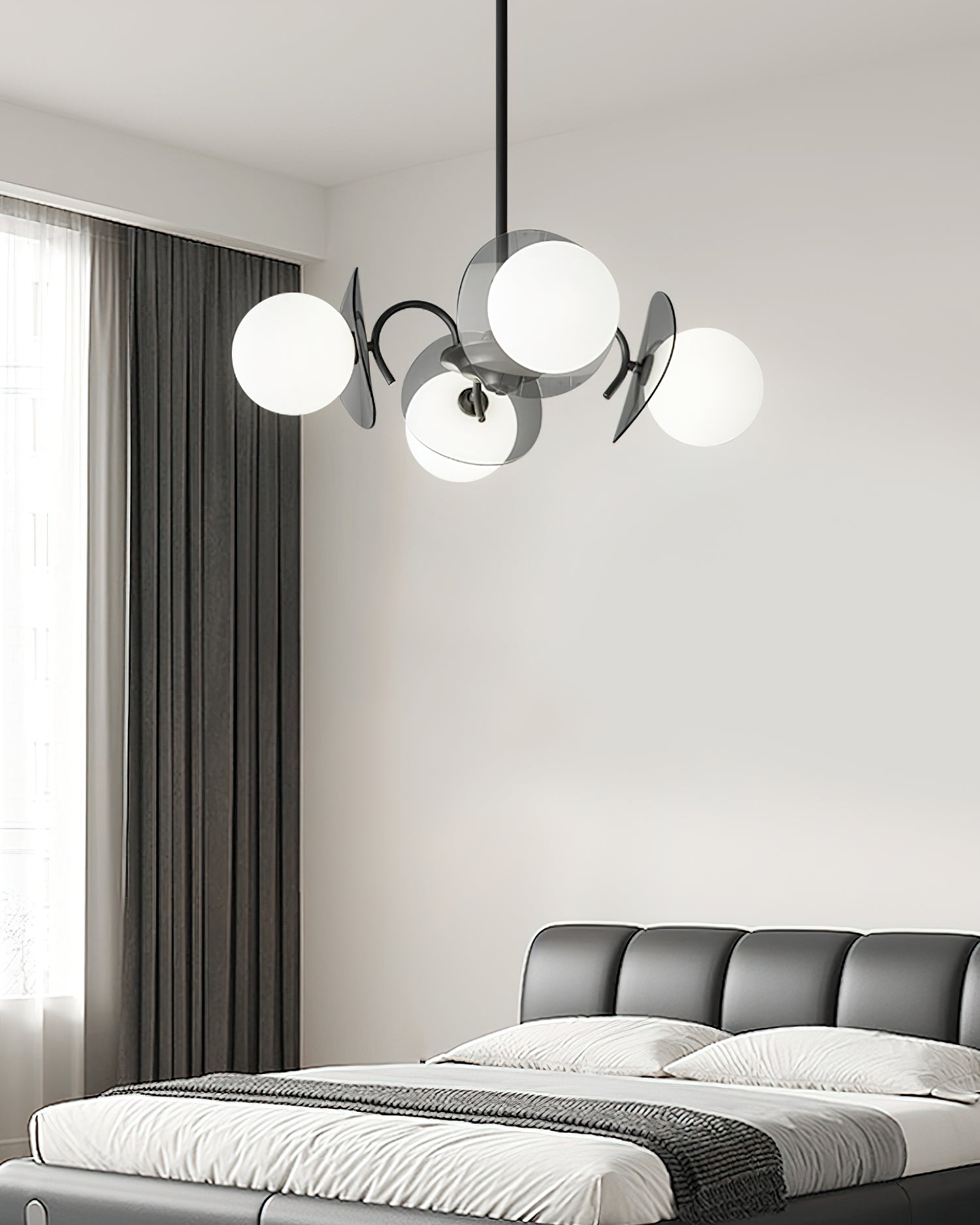 Aurora Lustre Globe Bras Sculptural - Neutralighting