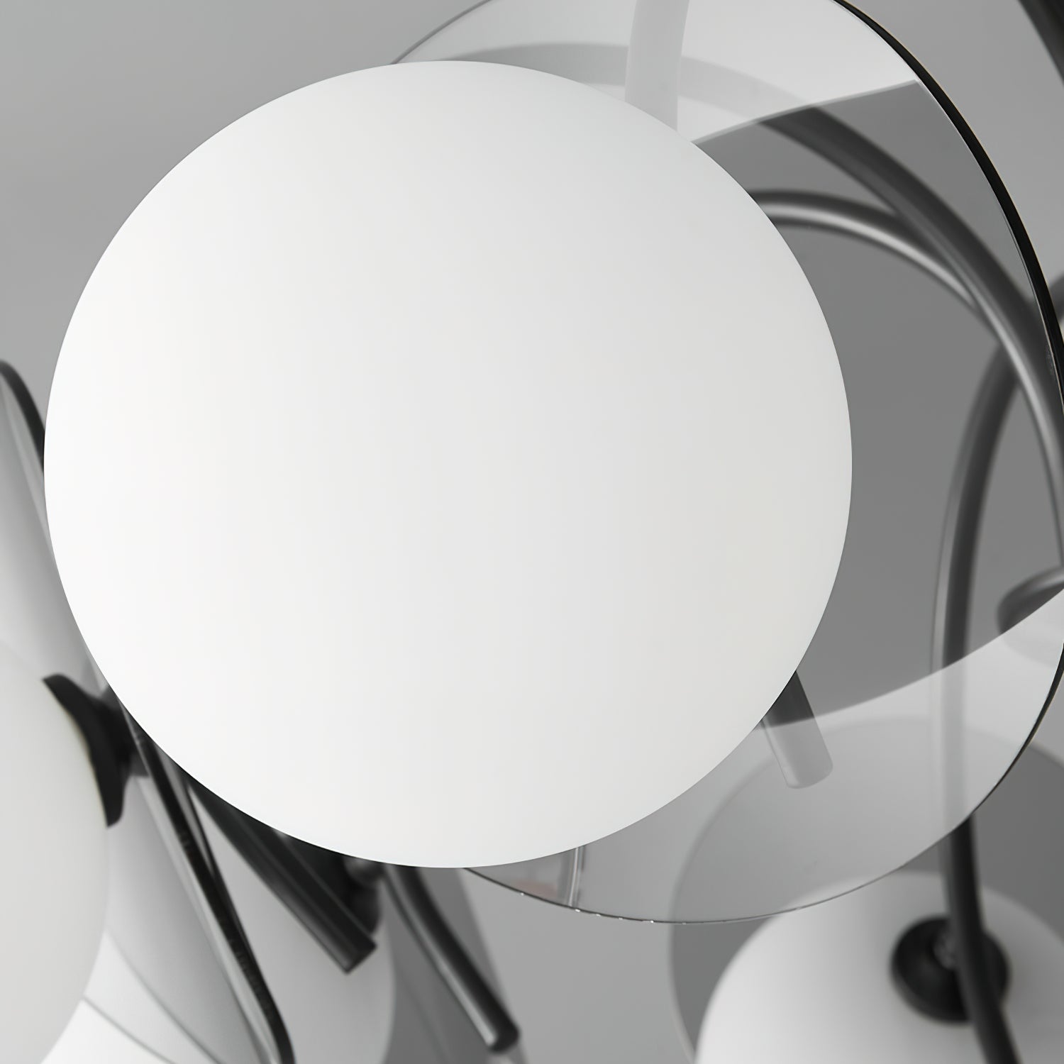 Aurora Lustre Globe Bras Sculptural - Neutralighting