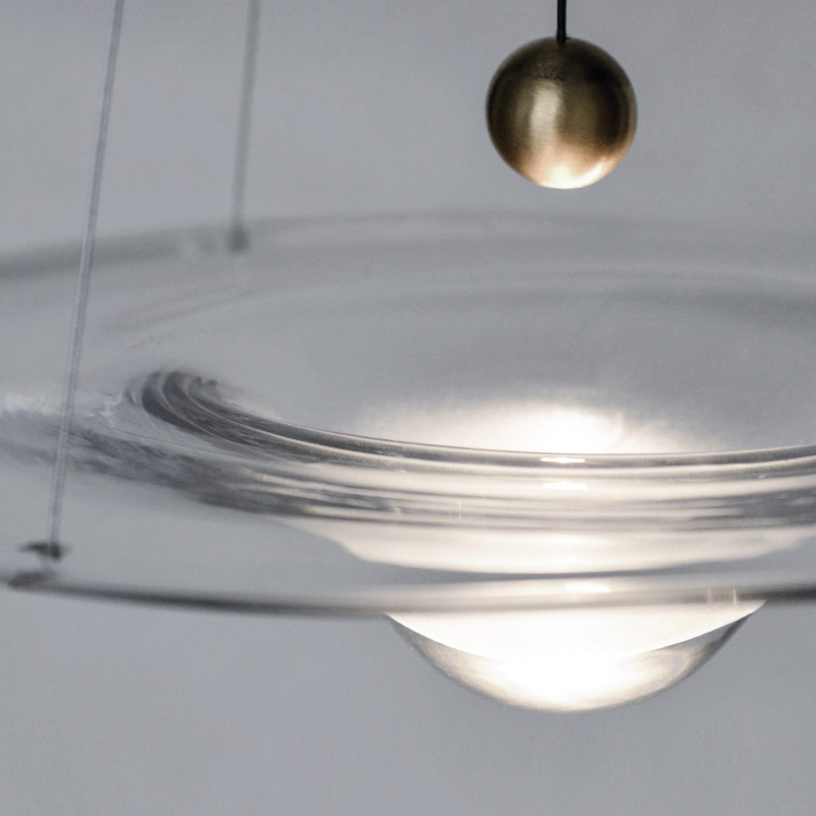 Vesperce Suspension Minimaliste en Laiton - Neutralighting