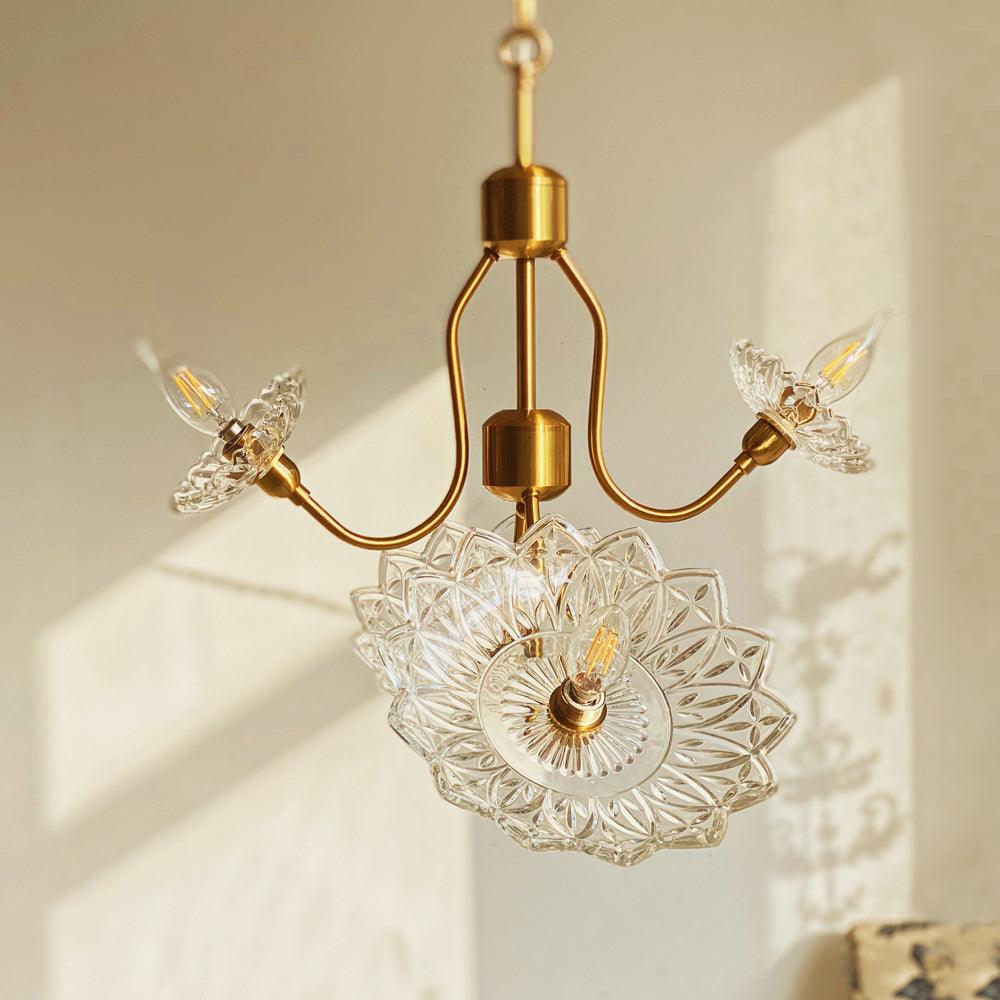 Lustra Chandelier Vintage Floral en Verre et Laiton - Neutralighting