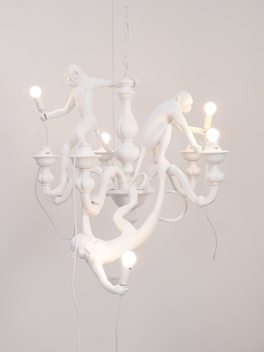 Lustra Chandelier Singe Noir Sculpture Ludique - Neutralighting