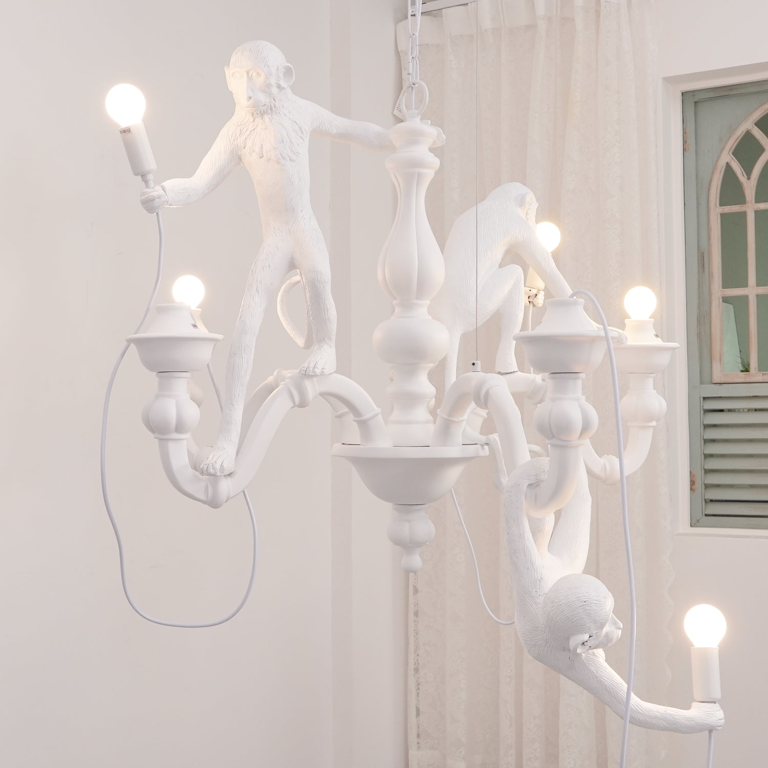 Lustra Chandelier Singe Noir Sculpture Ludique - Neutralighting