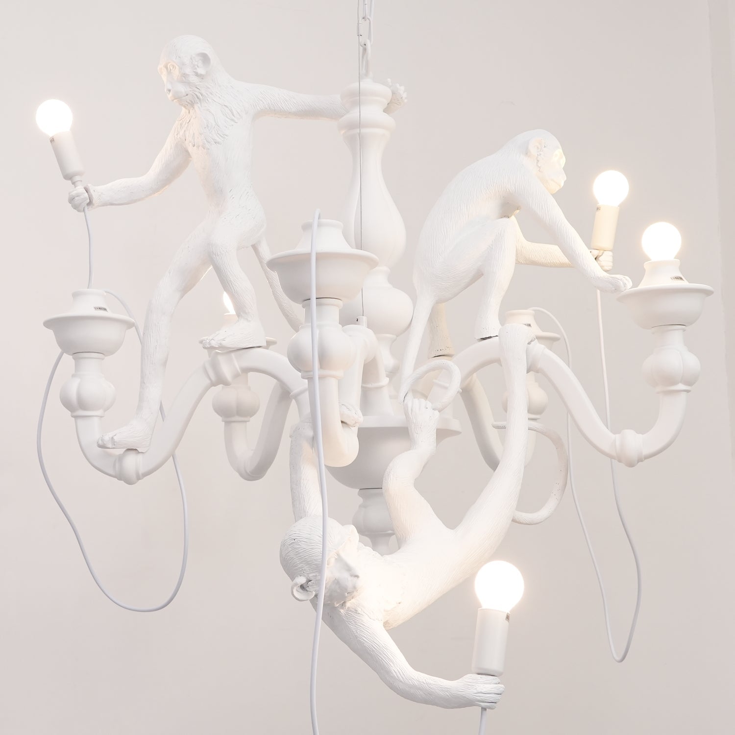 Lustra Chandelier Singe Noir Sculpture Ludique - Neutralighting