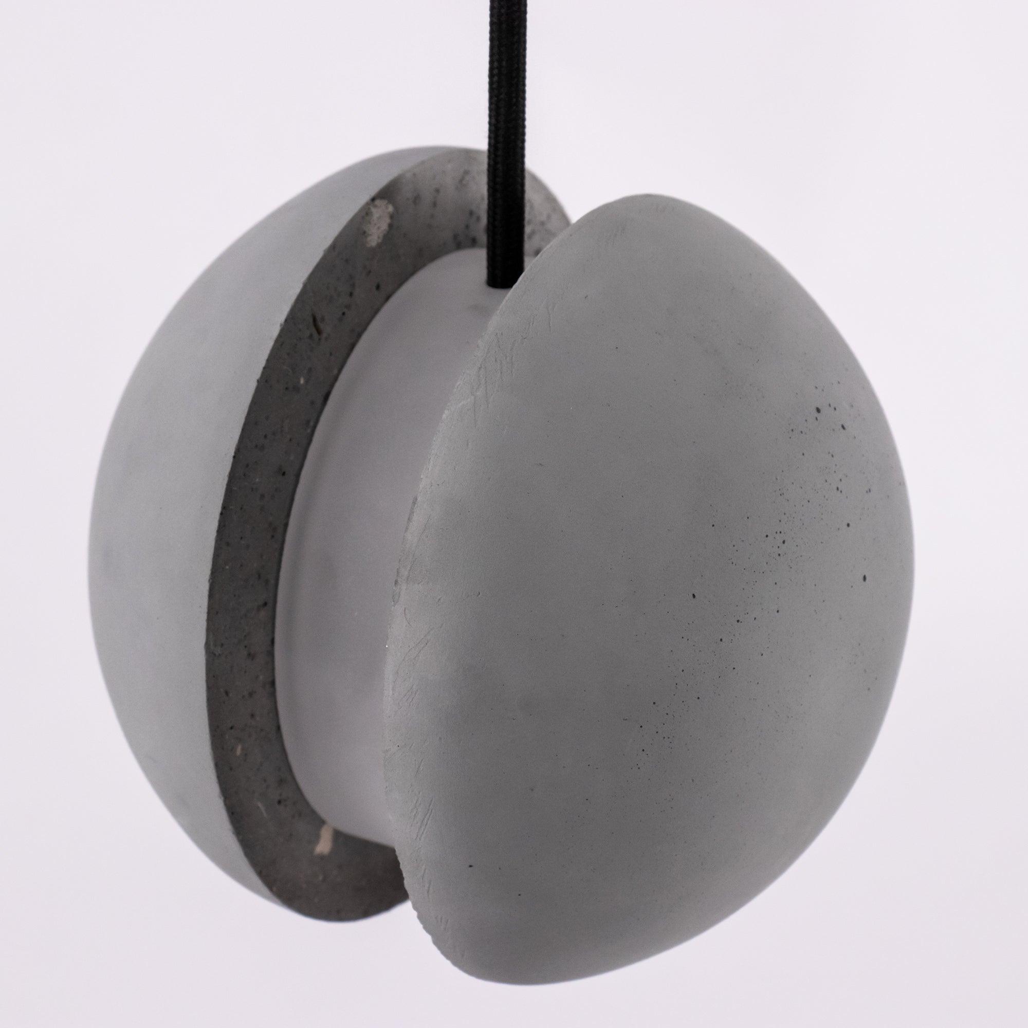 Solara Suspension Sphère en Béton Lune Minimaliste - Neutralighting