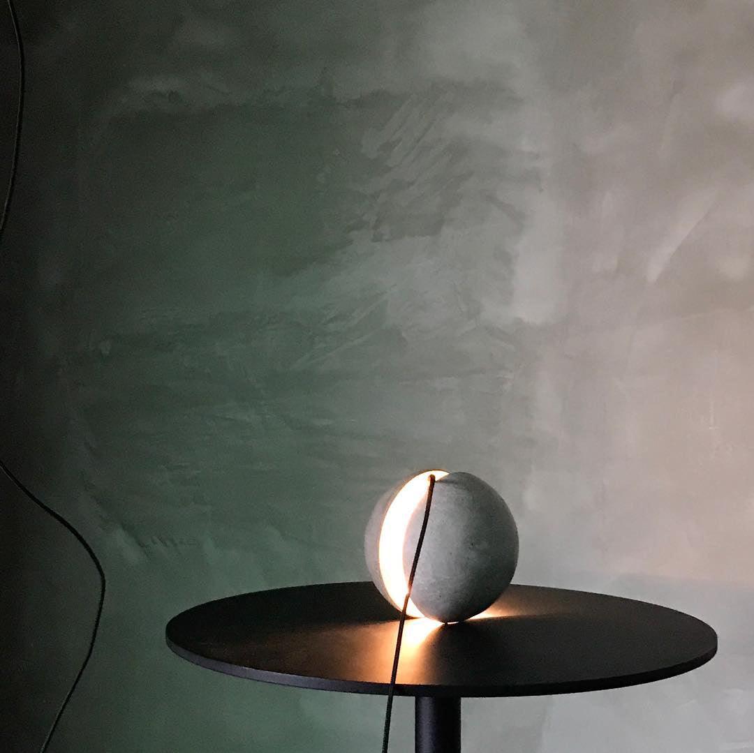 Solara Suspension Sphère en Béton Lune Minimaliste - Neutralighting