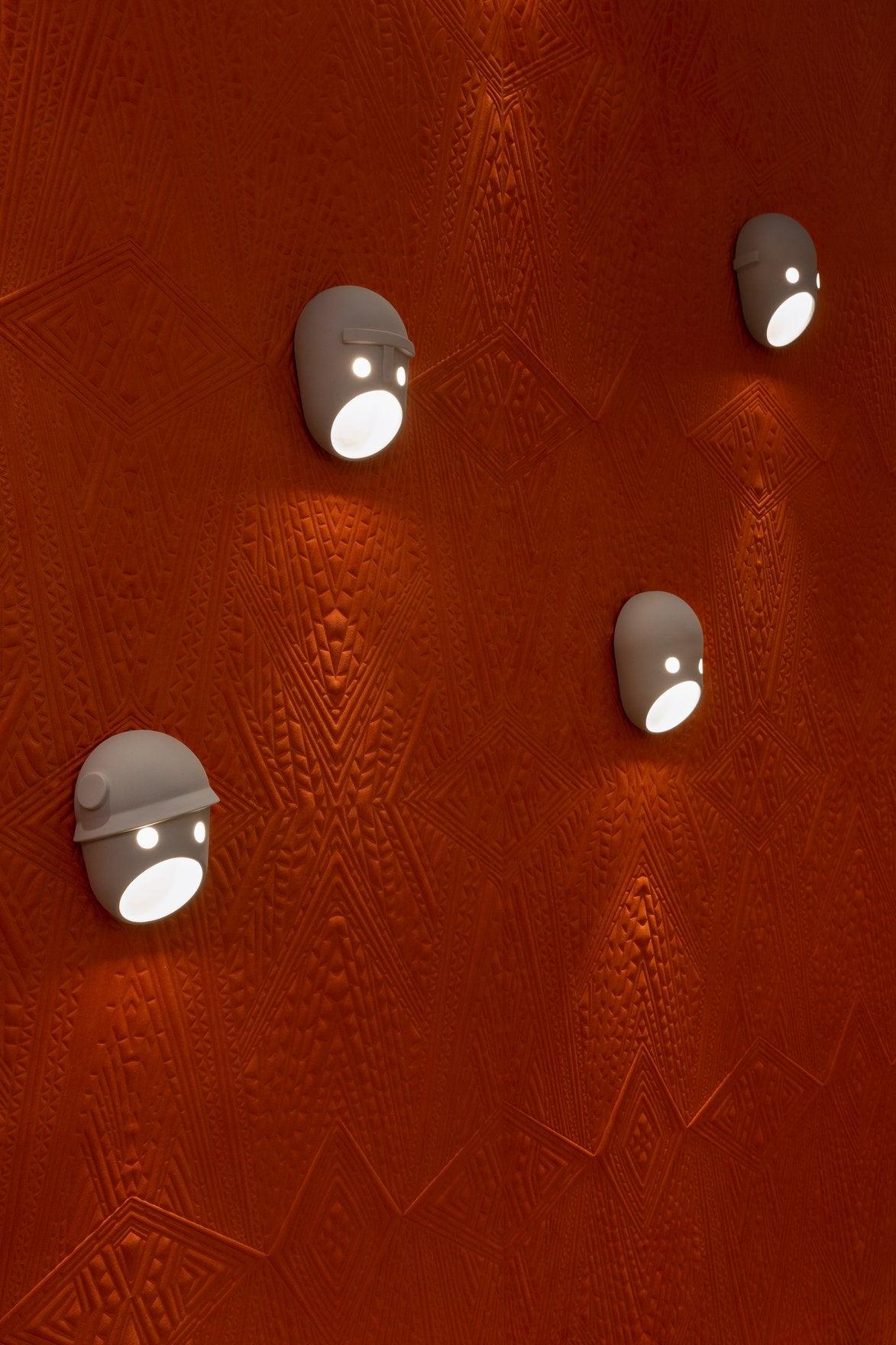 Mask Applique Murale en Résine Créativité Individuelle - Neutralighting