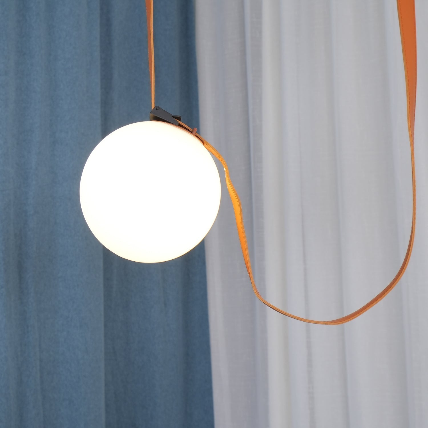Lustra Suspension en Cuir et Verre - Neutralighting