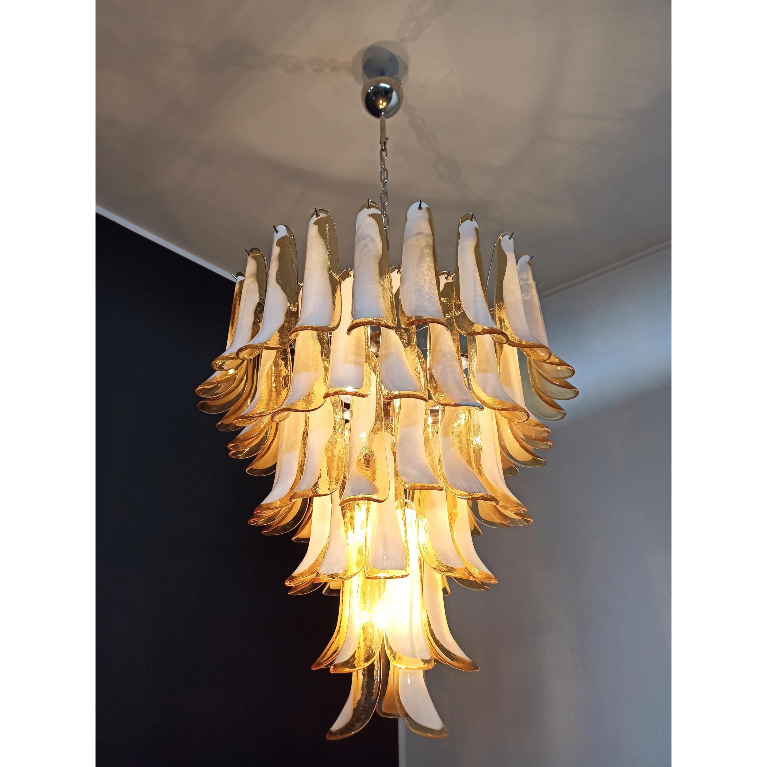 Alsorisra Lustre Postmoderne de Luxe en Verre Pétale - Neutralighting