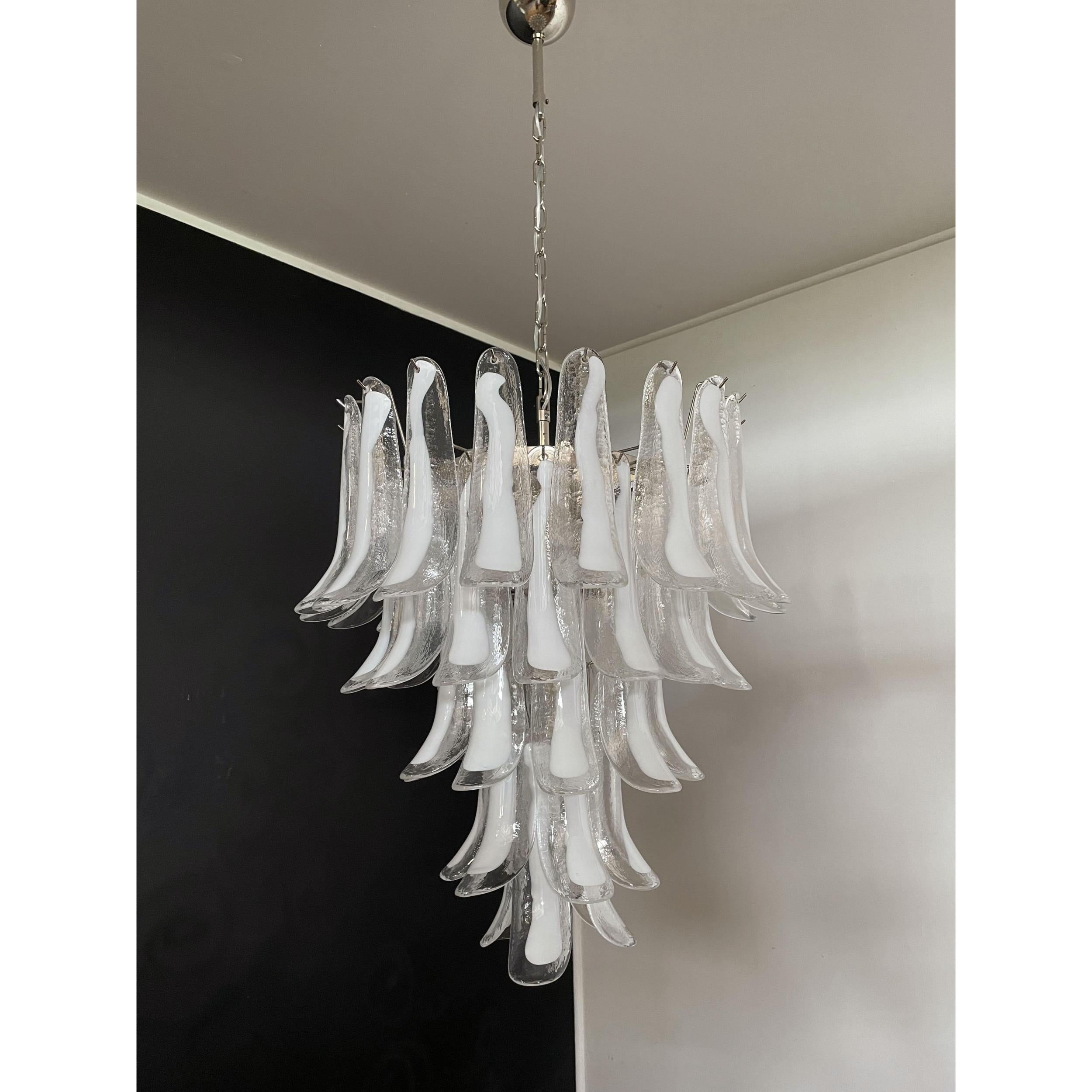 Alsorisra Lustre Postmoderne de Luxe en Verre Pétale - Neutralighting