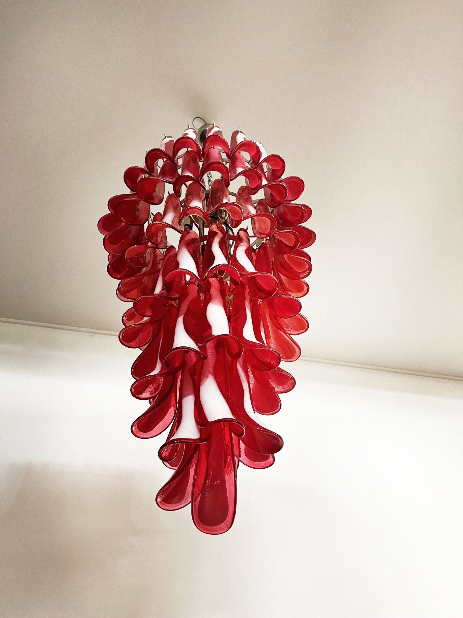 Aurora Chandelier en Verre de Murano Rouge et Blanc - Neutralighting