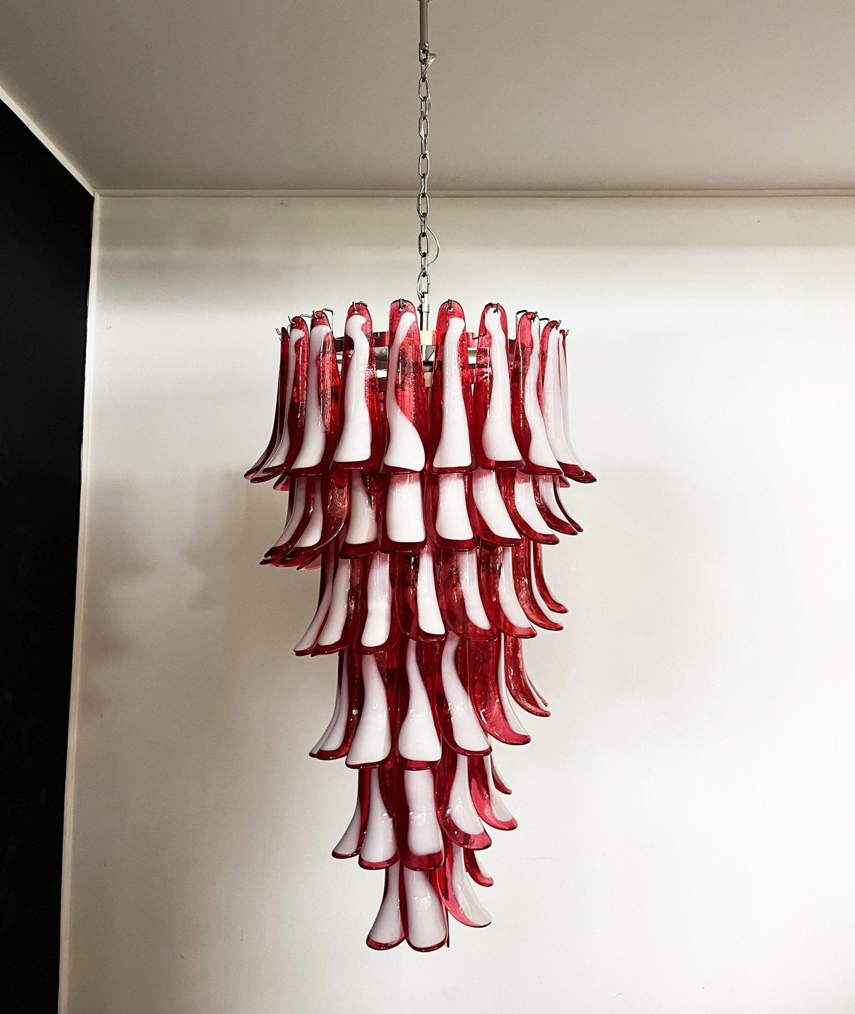 Aurora Chandelier en Verre de Murano Rouge et Blanc - Neutralighting