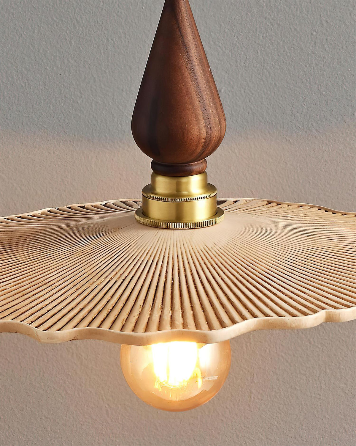 Mushroom Suspension Vintage Bois Laiton - Neutralighting