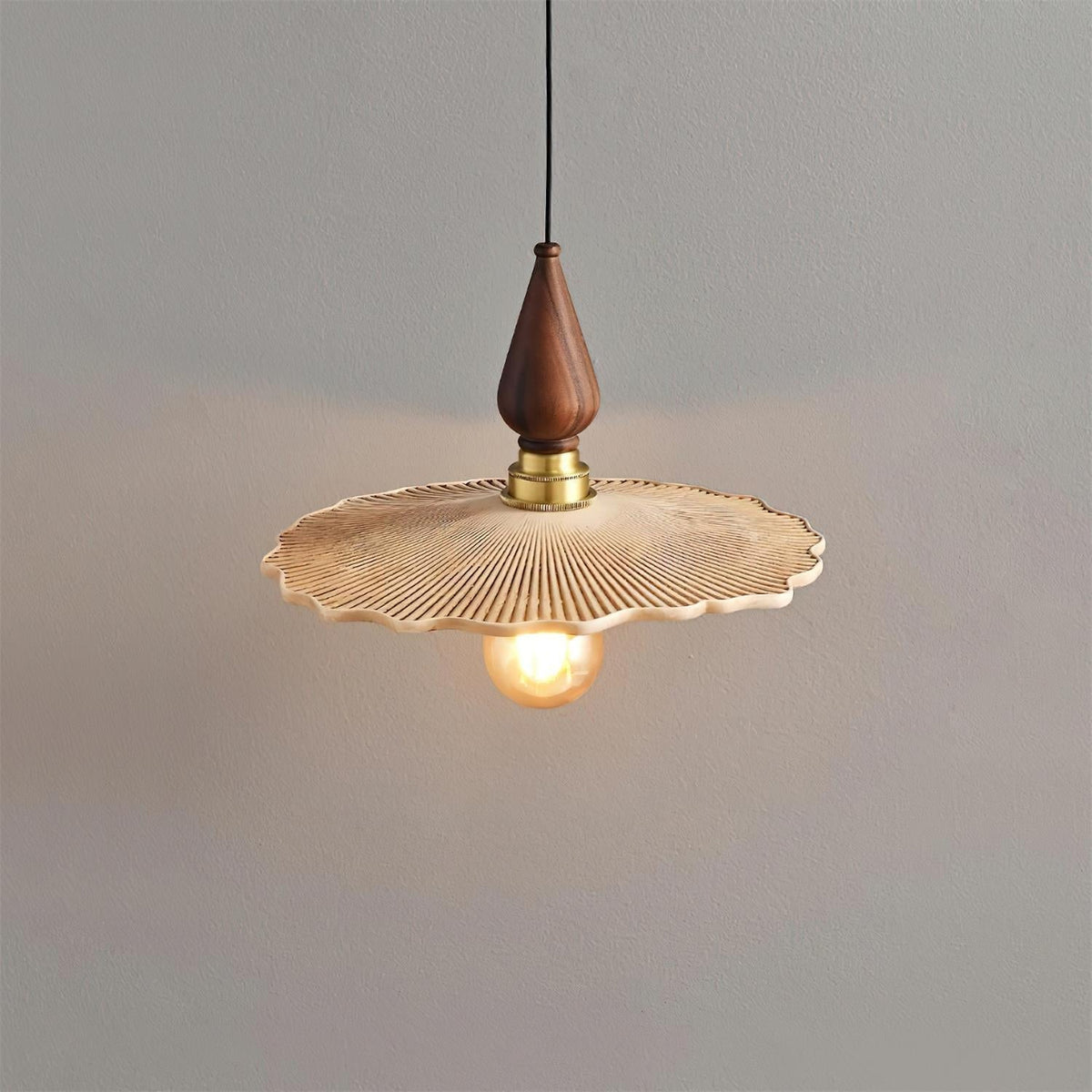 Mushroom Suspension Vintage Bois Laiton - Neutralighting