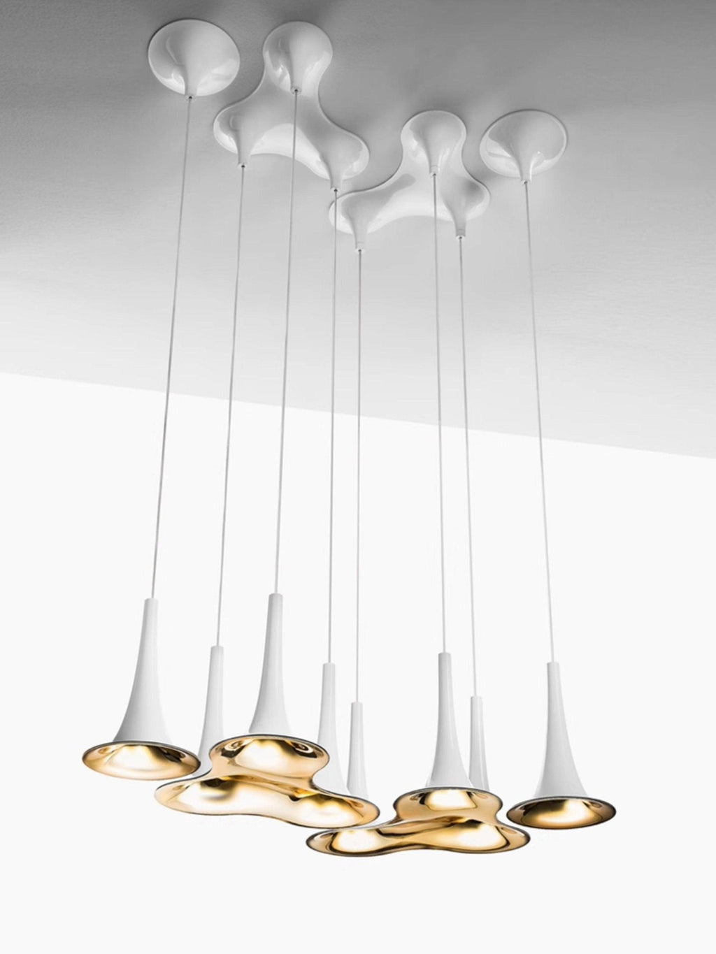 Solara Lampe suspendue en acrylique en forme de trompette contemporaine - Neutralighting