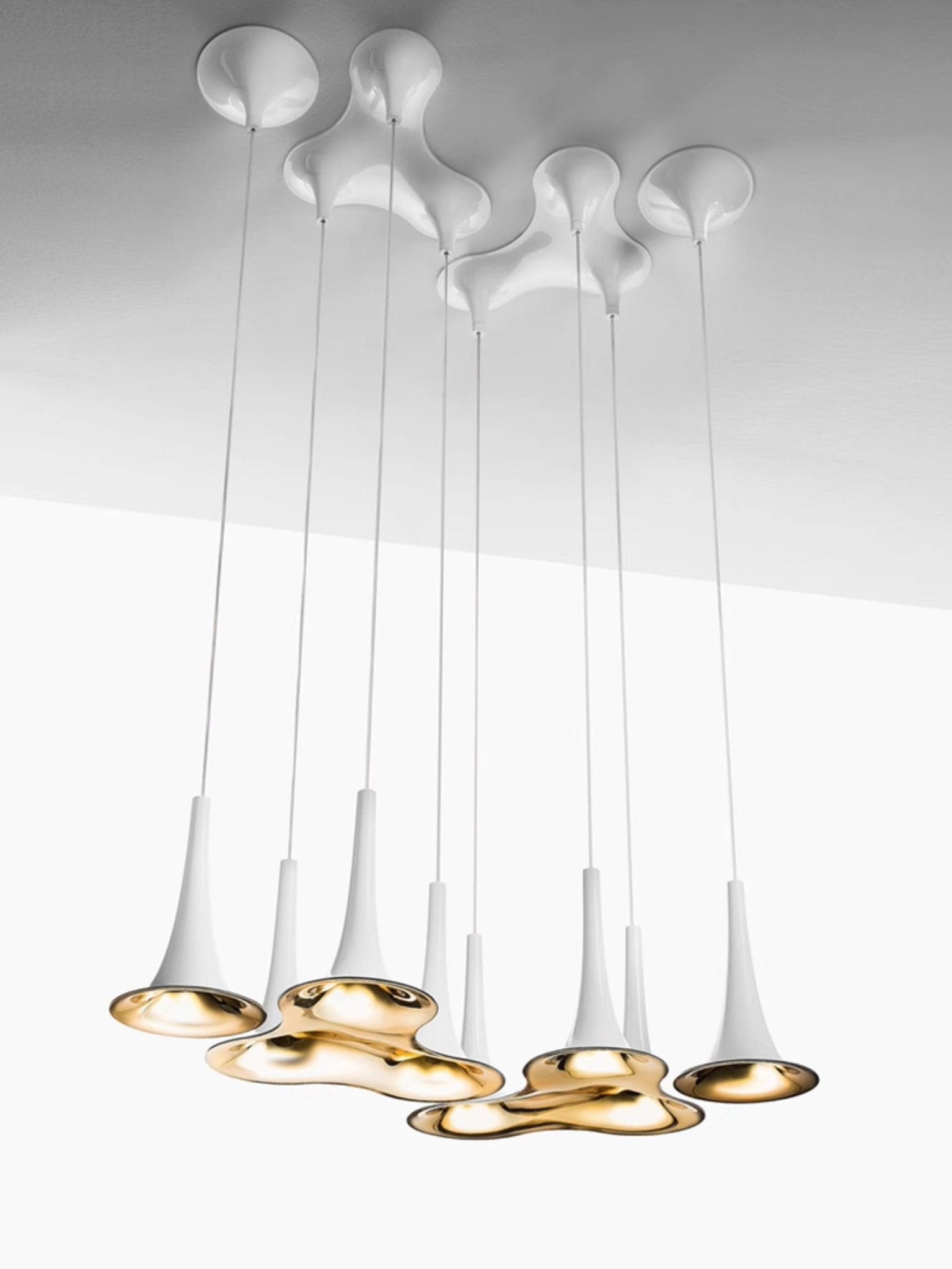 Solara Lampe suspendue en acrylique en forme de trompette contemporaine - Neutralighting