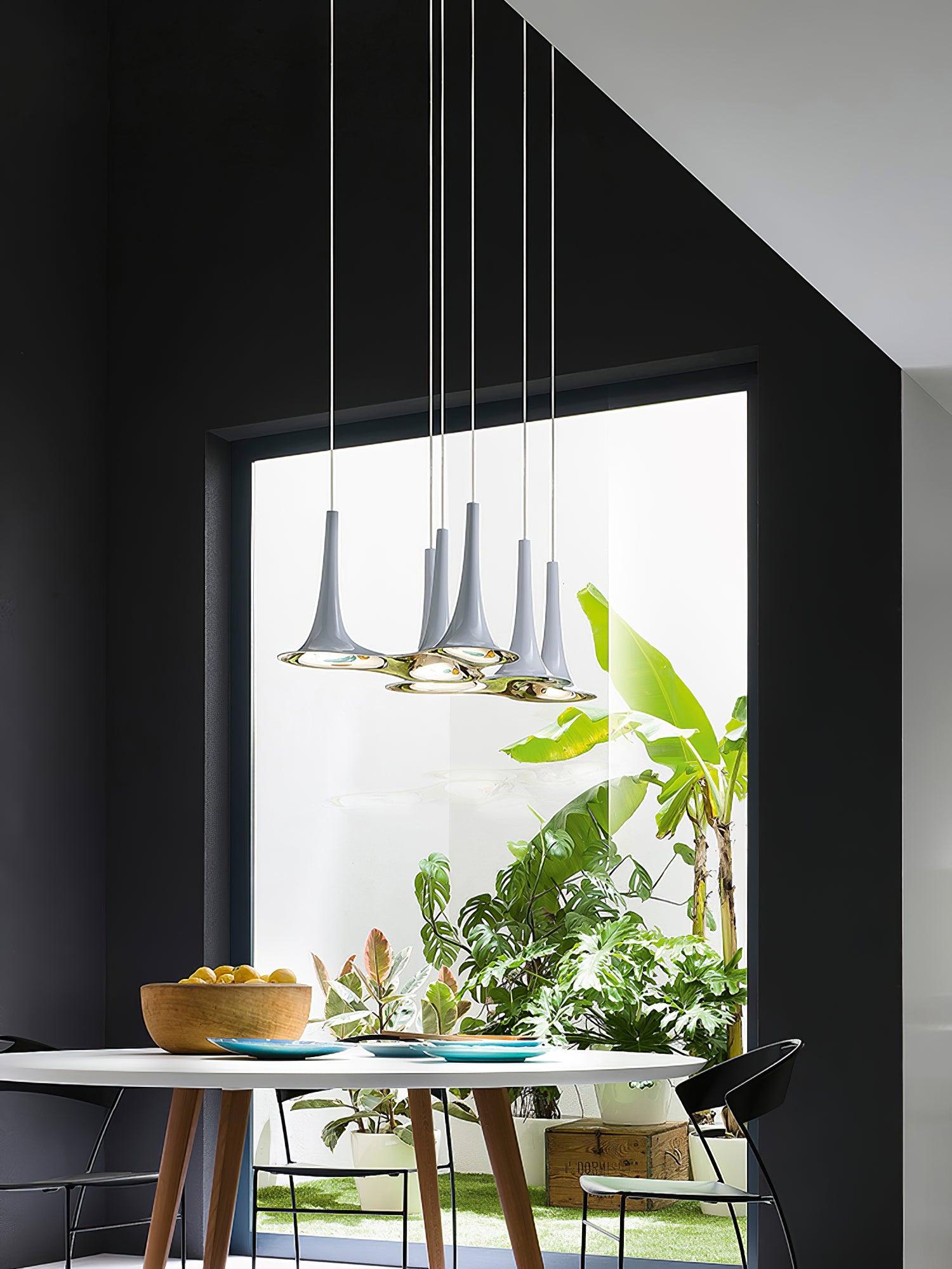Solara Lampe suspendue en acrylique en forme de trompette contemporaine - Neutralighting
