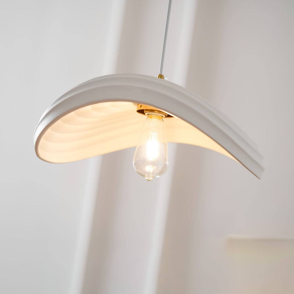 Lila Suspension Moderne en Résine - Neutralighting