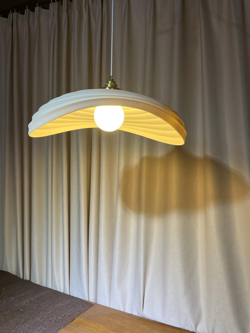 Lila Suspension Moderne en Résine - Neutralighting