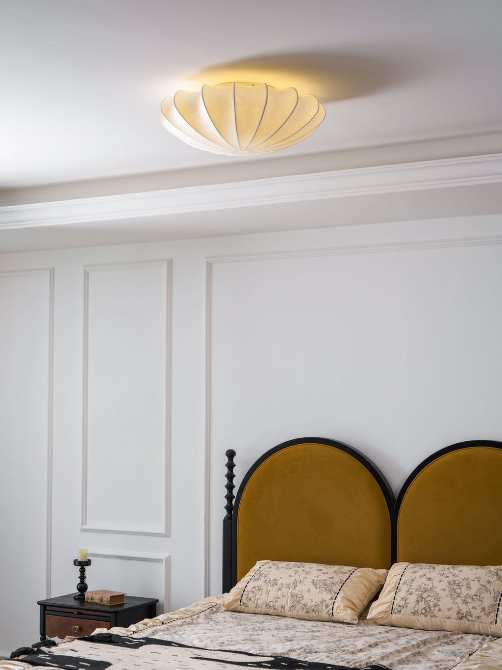 Solara Plafonnier Tissu Coquillage Sculptural Élégant - Neutralighting