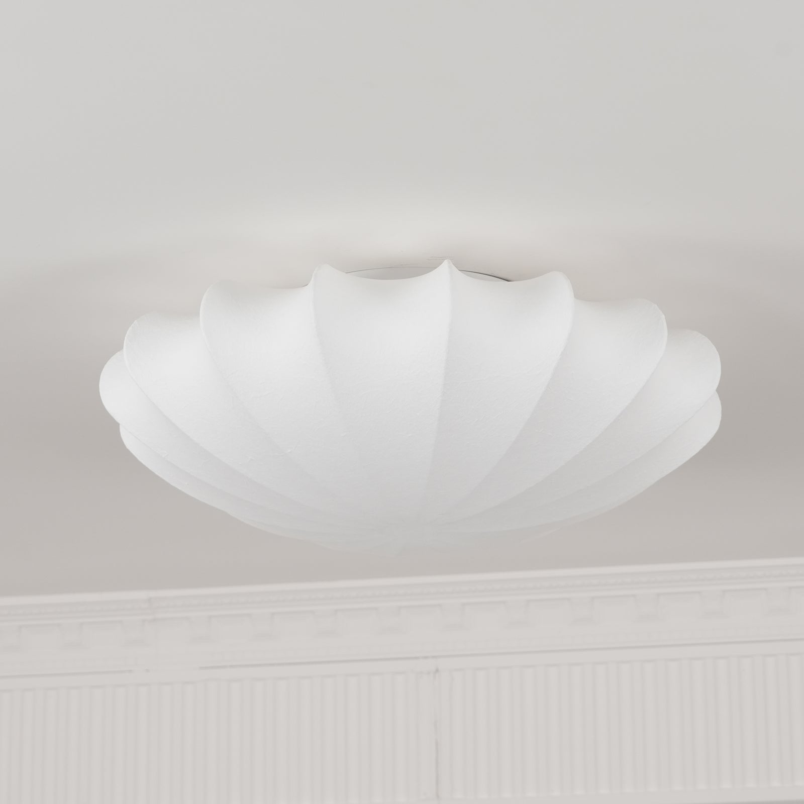 Solara Plafonnier Tissu Coquillage Sculptural Élégant - Neutralighting