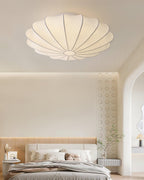 Solara Plafonnier Tissu Coquillage Sculptural Élégant - Neutralighting