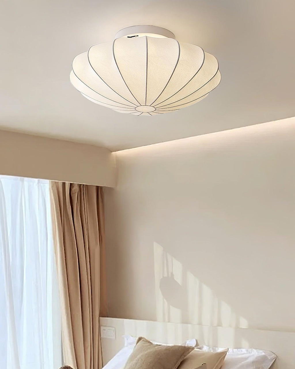 Solara Plafonnier Tissu Coquillage Sculptural Élégant - Neutralighting