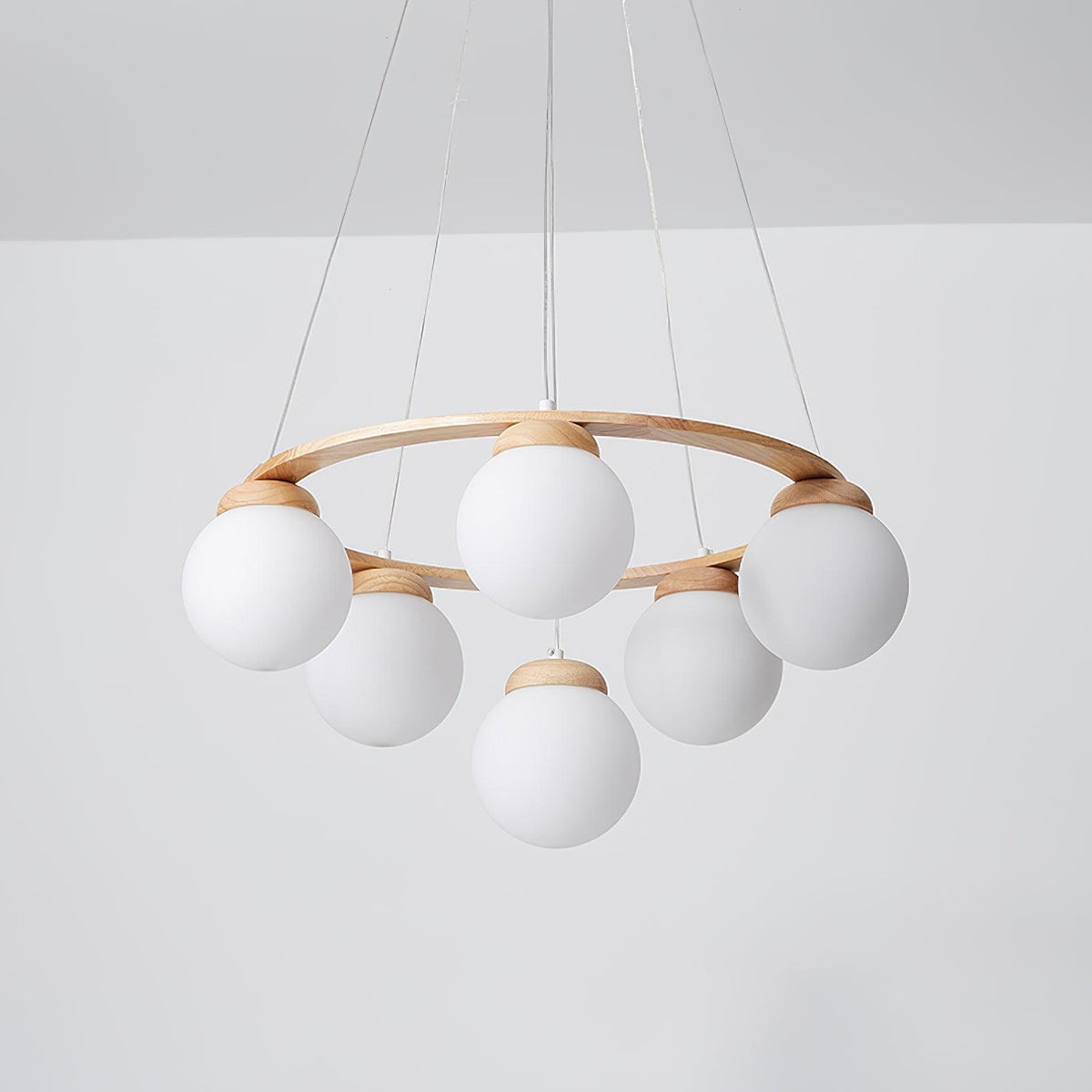 Lustra Lustre en Bois avec Anneau et Globes - Neutralighting