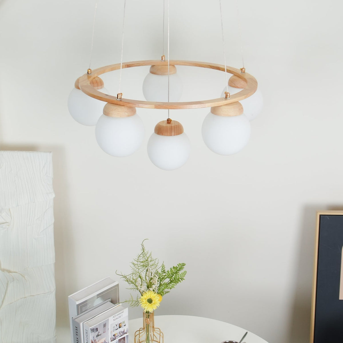 Lustra Lustre en Bois avec Anneau et Globes - Neutralighting