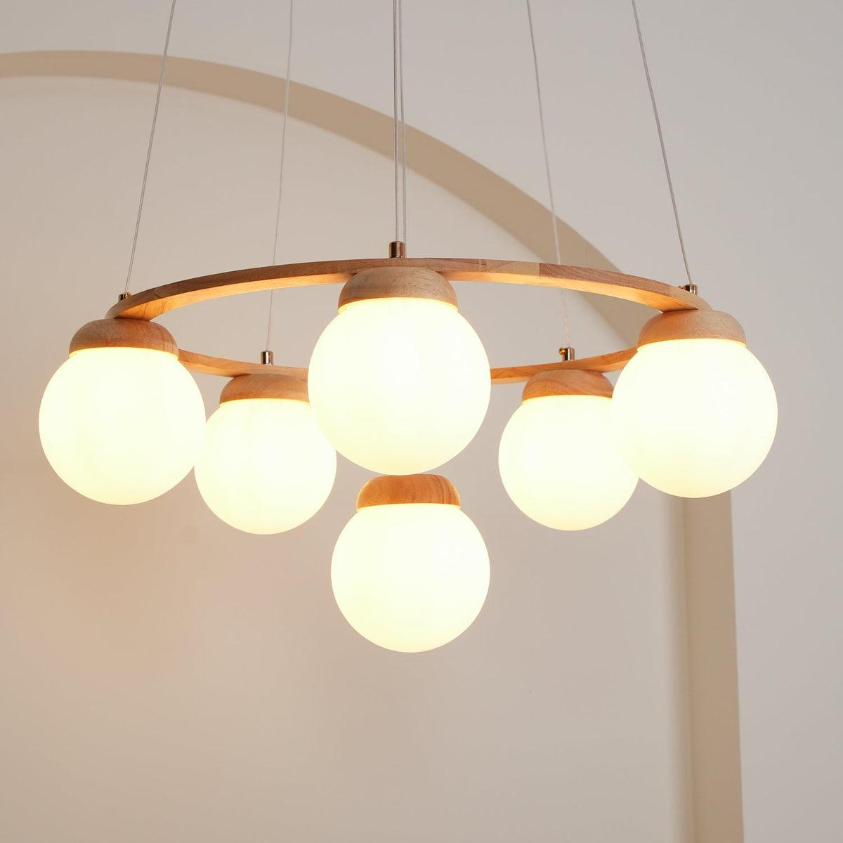 Lustra Lustre en Bois avec Anneau et Globes - Neutralighting