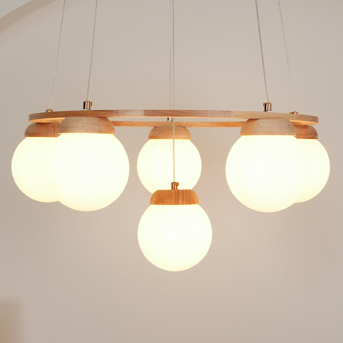 Lustra Lustre en Bois avec Anneau et Globes - Neutralighting