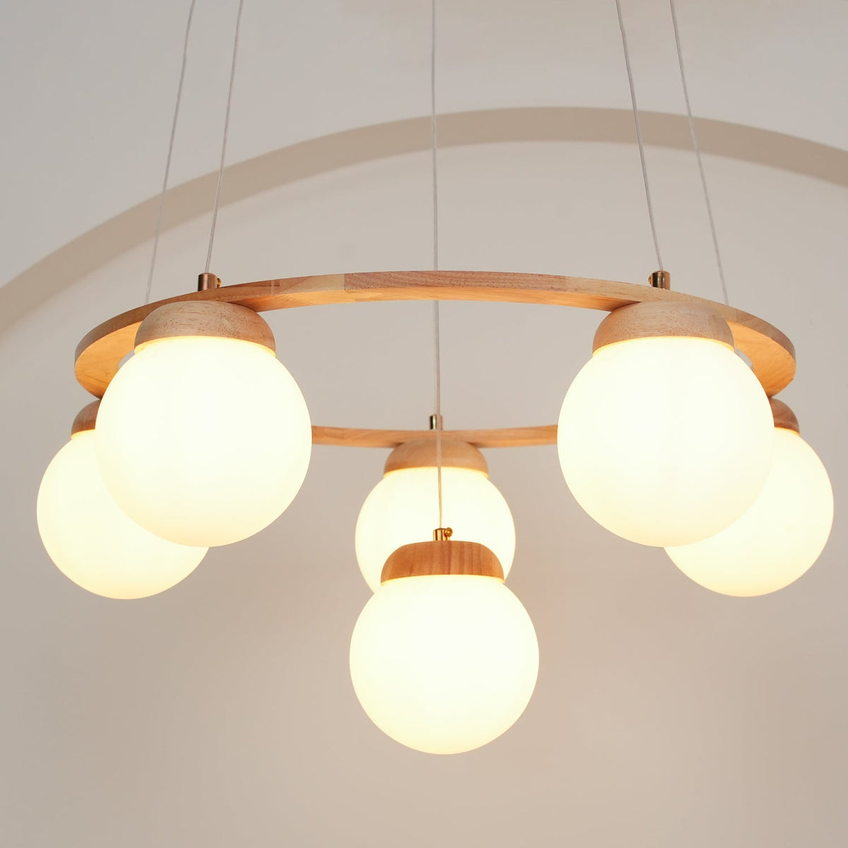 Lustra Lustre en Bois avec Anneau et Globes - Neutralighting
