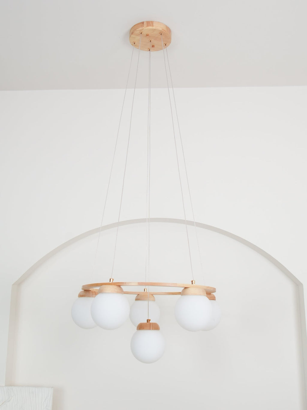 Lustra Lustre en Bois avec Anneau et Globes - Neutralighting